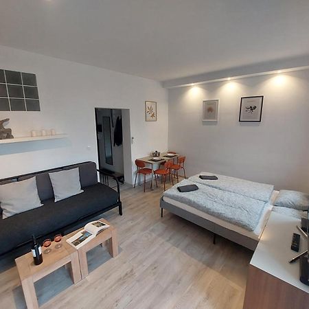 Utulny Apartman S Balkonom Apartment Братислава Екстериор снимка