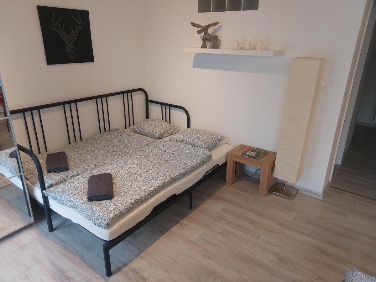 Utulny Apartman S Balkonom Apartment Братислава Екстериор снимка