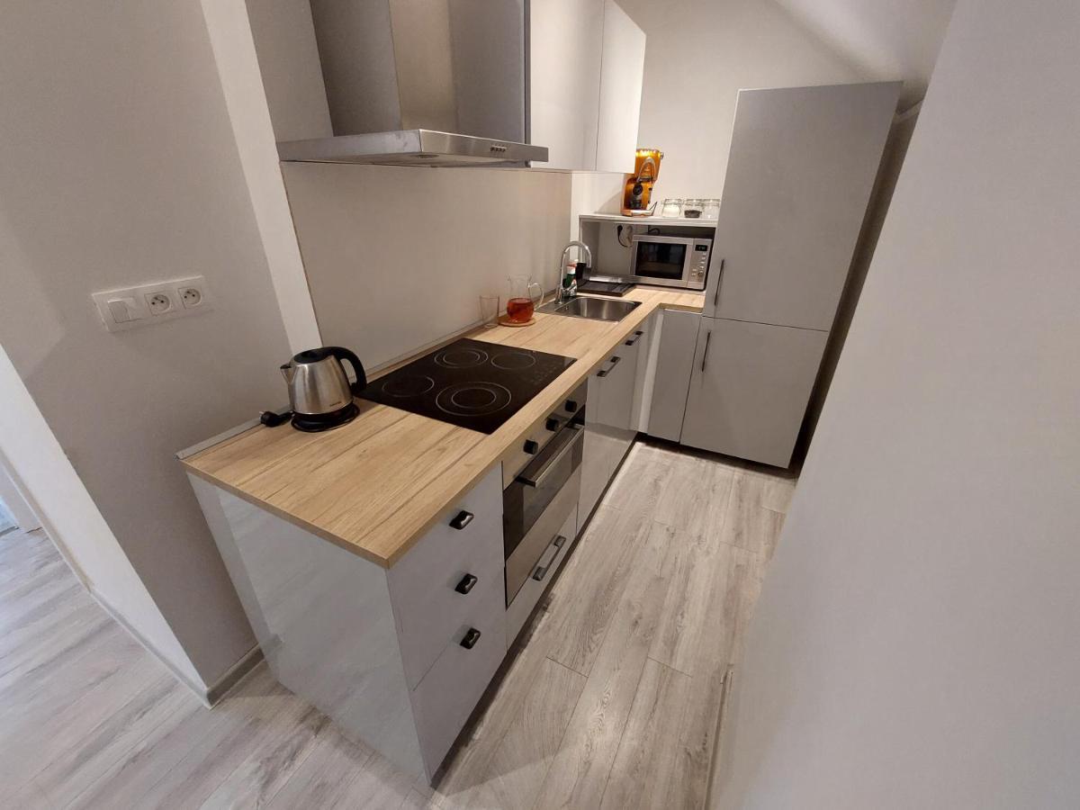 Utulny Apartman S Balkonom Apartment Братислава Екстериор снимка