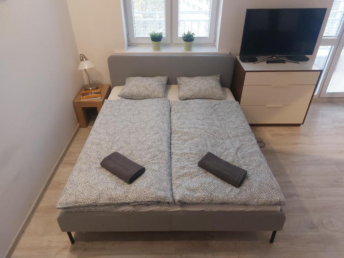 Utulny Apartman S Balkonom Apartment Братислава Екстериор снимка