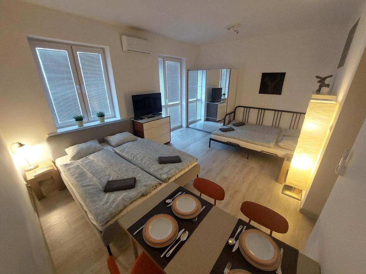 Utulny Apartman S Balkonom Apartment Братислава Екстериор снимка