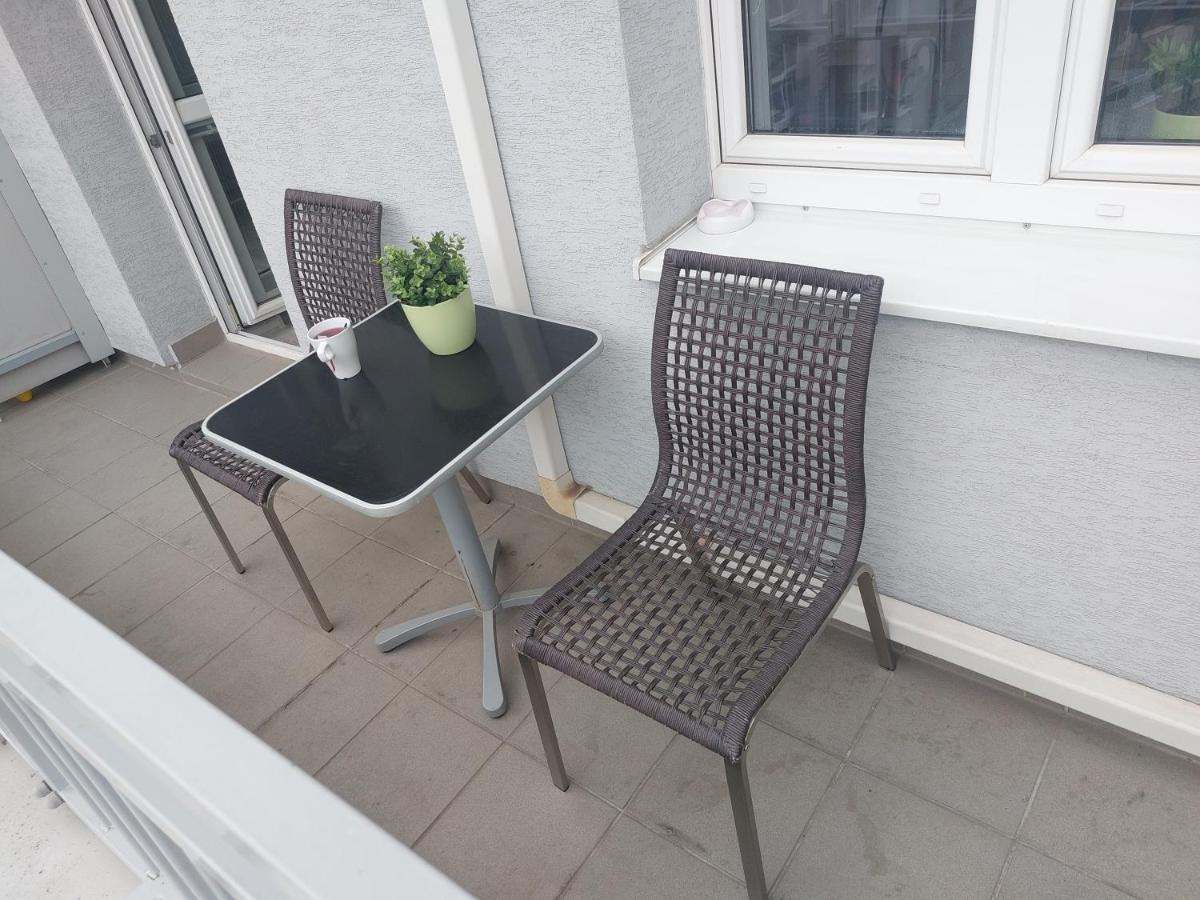 Utulny Apartman S Balkonom Apartment Братислава Екстериор снимка