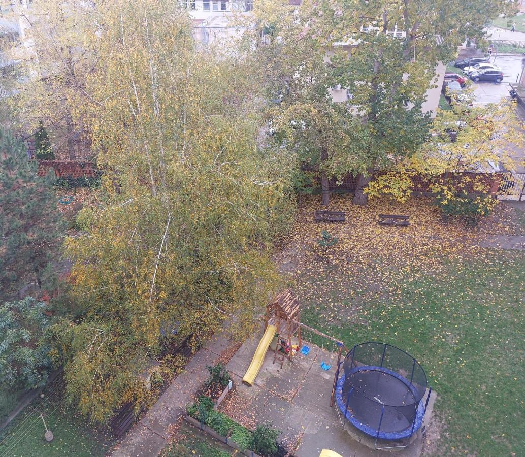 Utulny Apartman S Balkonom Apartment Братислава Екстериор снимка