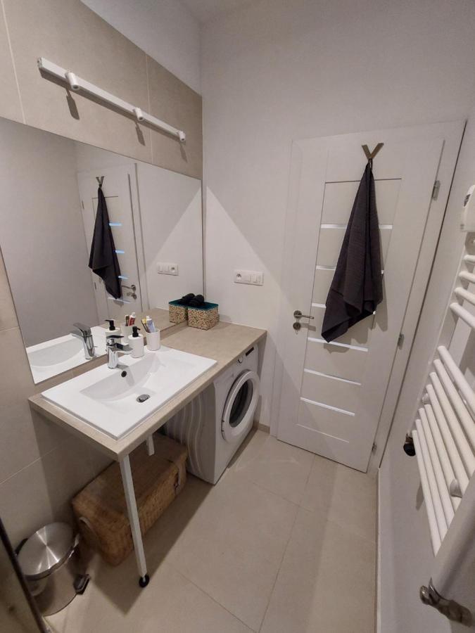 Utulny Apartman S Balkonom Apartment Братислава Екстериор снимка
